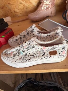 Blowfish Kids Slip-On Canvas Sneakers in Cream with Pastel Print